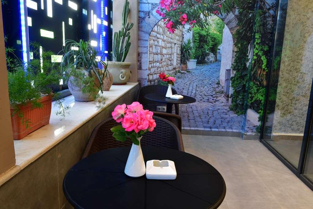 Tulip Inn Naya Algiers Ресторант снимка